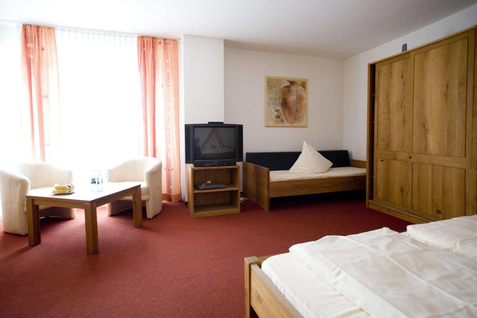 Hotel Flora Dormagen Buitenkant foto