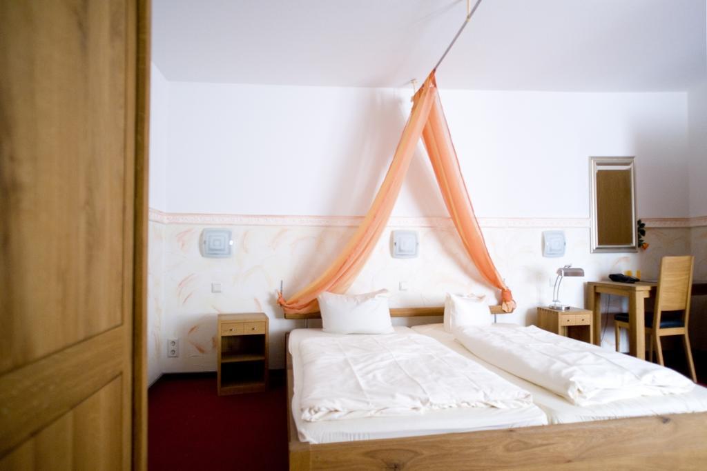 Hotel Flora Dormagen Kamer foto